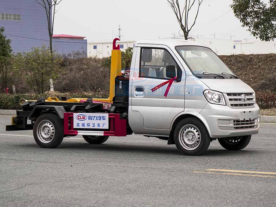 东风小康3方勾臂垃圾车